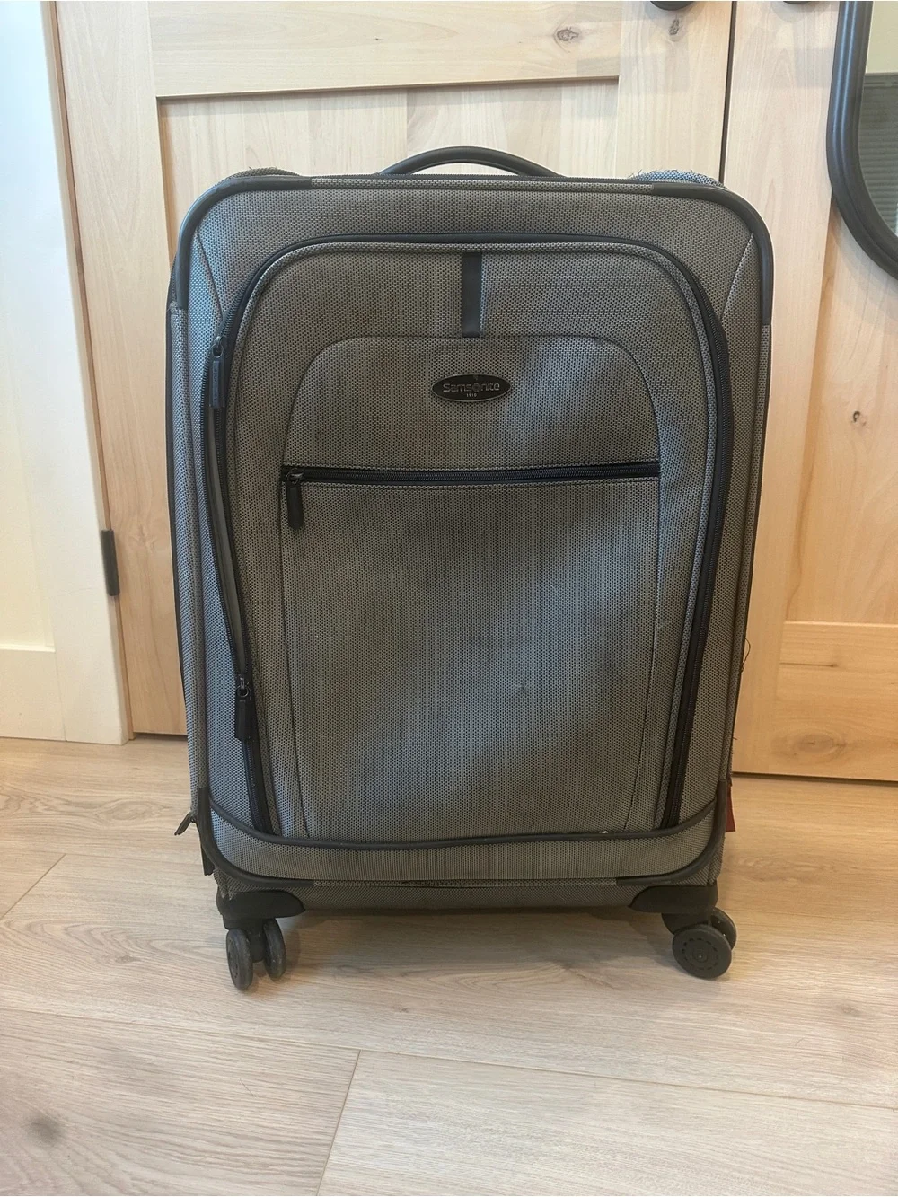 Samsonite Gray Softside Spinner Checked-Bag